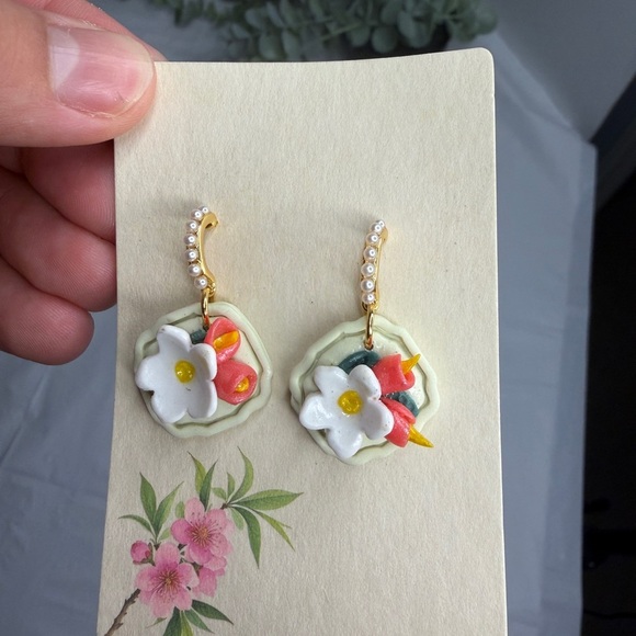 Handcrafted floral Earrings - Picture 5 of 5